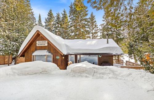 Sainte-Lucie-des-Laurentides House | Le Toujours Heureux avec SPA, waterfront, and dock