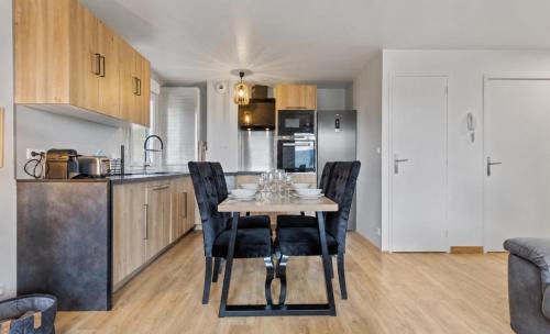 Touques Apartment | Le TOUQUAIS Appart de standing, Lits king size