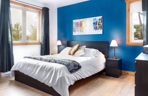 Baie-St-Paul Cottage | Le Très-Chic - SPA, billard, souvenirs🍸🎱🧖‍♀️🕶