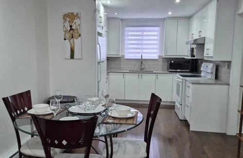 Saint-Laurent Apartment | Le Très Cozy