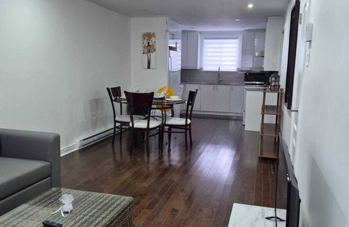 Saint-Laurent Apartment | Le Très Cozy