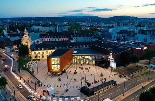 Faubourg Sud Apartment | Le Transvaal : À deux pas du centre.