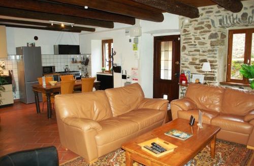 Saint-Didier-sur-Doulon House | Le Trianon, verbouwde authentieke voormalige boerderij