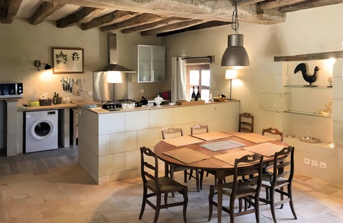 Cravant-les-Coteaux Apartment | Le Trianon Isabelle de Maillé – Relais du Château de Sonnay Holiday Homes