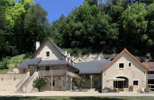 Cravant-les-Coteaux Apartment | Le Trianon Isabelle de Maillé -