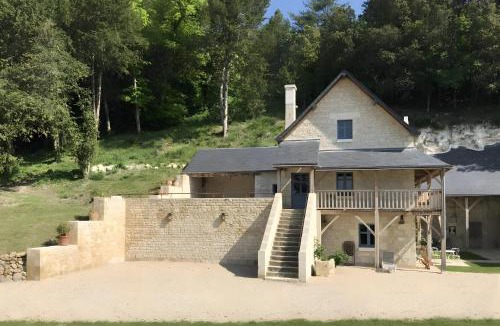 Cravant-les-Coteaux Apartment | Le Trianon Isabelle de Maillé -