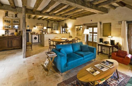 Cravant-les-Coteaux Apartment | Le Trianon Isabelle de Maillé -