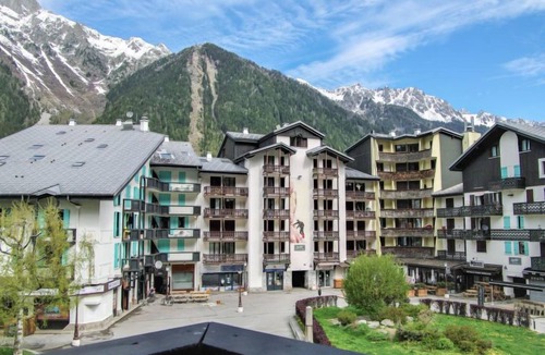 Chamonix City Centre Apartment | Le Triolet by Interhome