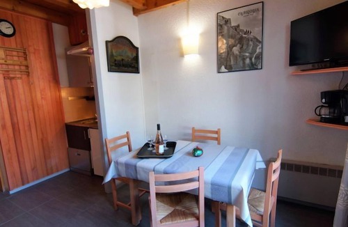 Chamonix City Centre Apartment | Le Triolet by Interhome