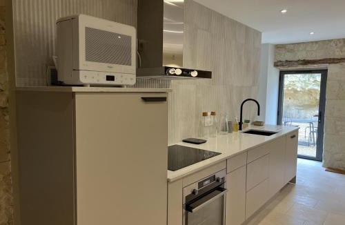 Beaumont House | Le troglo du chateau