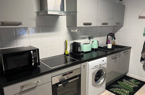 Cugnaux Apartment | Le Tropik joli 2 bedrooms
