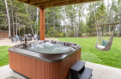 Notre-Dame-de-la-Merci Ski Chalet | Le Urbain - Spa & Access Lac Ouareau
