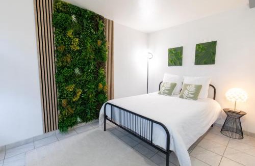 Evreux Apartment | Le Végétal - 5 min à pied du centre avec jardin