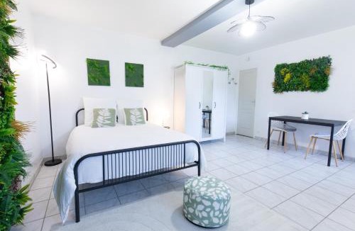 Evreux Apartment | Le Végétal - 5 min à pied du centre avec jardin