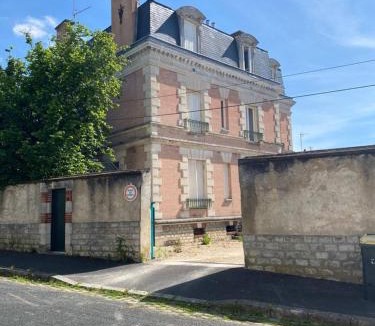 Vierzon Apartment | Le Vésuve - arrivée autonome