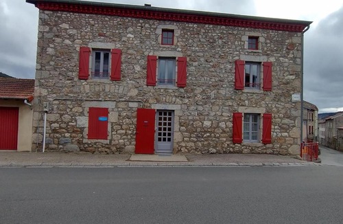 Saint-Antheme House | Le Val Danse - Maison de caractère de 1870 - Rénovée en 2020