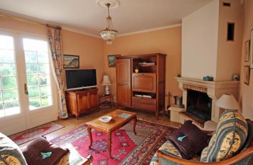 Saint-Just-le-Martel House | Le val des deux rieux