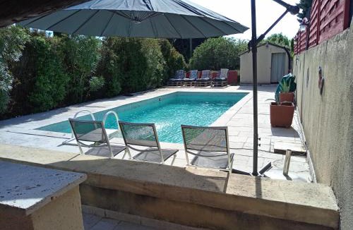 Colonzelle House | Le Val du Corsaire Petit déj compris, piscine, parking