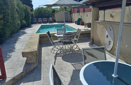 Colonzelle House | Le Val du Corsaire Petit déj compris, piscine, parking