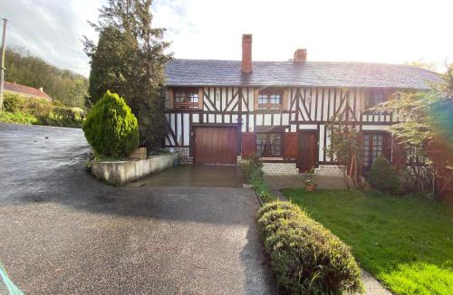 Fresnay-le-Samson House | Le Val Godard