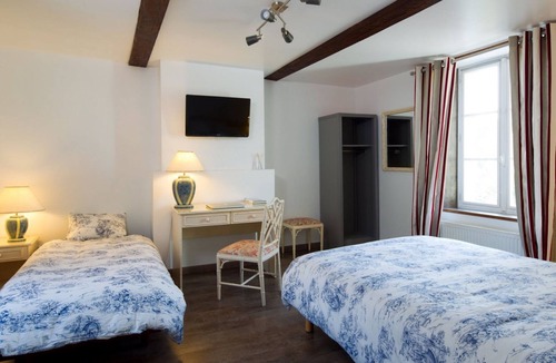 Givet Hotel | Le Val Saint Hilaire
