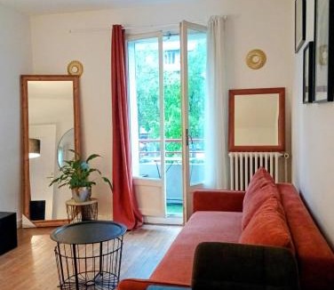 Quartier des Eaux-Claires Apartment | Le Vallier Catane