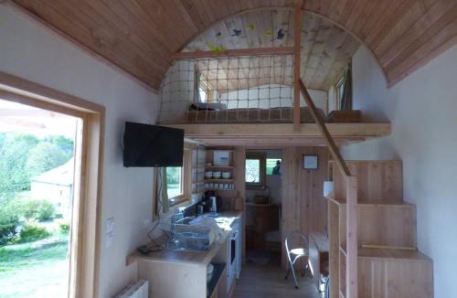 Saint-Hilaire-du-Maine Bed & Breakfast | le Vallon des 5 Roses