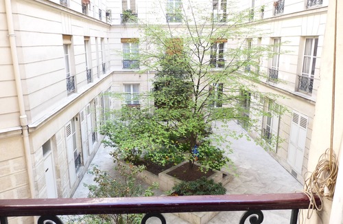 Quartier de l'Ecole-Militaire Apartment | Le Vaneau : Paris Best, Chic & Quaint Latin Quarter/Eiffel Tower