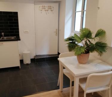 Notre-Dame Apartment | Le Vauban, Charmant studio 5 minutes du Château