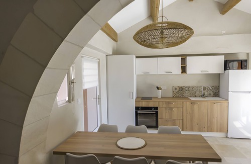 Tulette Apartment | 'Le Ventoux' with Mountain View, Wi-Fi and Air Conditioning