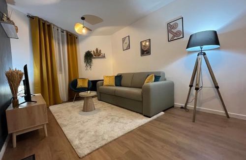 Bergerac Apartment | Le Verdun - Elegant fully-equipped one-bedroom