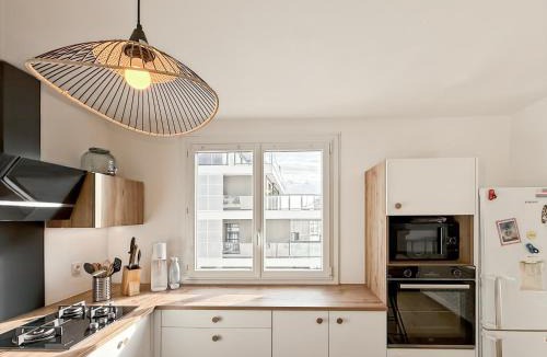 Nord-Saint-Martin Apartment | Le Verdun - Spacieux & Balcon - Coeur de Rennes