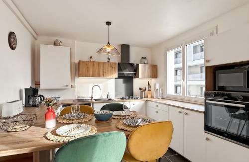 Nord-Saint-Martin Apartment | Le Verdun - Spacieux & Balcon - Coeur de Rennes