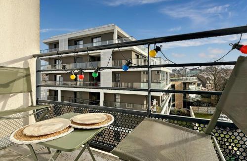 Nord-Saint-Martin Apartment | Le Verdun - Spacieux & Balcon - Coeur de Rennes