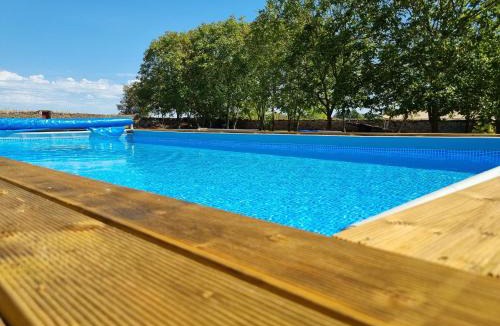 Maire-Levescault Apartment | Le verger des noyer Relaxing getaway with private pool