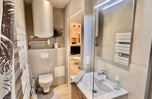 Clichy Apartment | Le Victor Hugo - Clichy-la-Garenne
