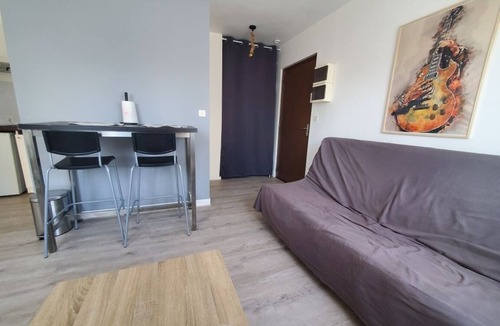 Chartres Apartment | le Victor Verdure