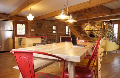 Saint Jean Port Joli Ski Chalet | Le Vieil Âtre - Rustic & cosy chalet