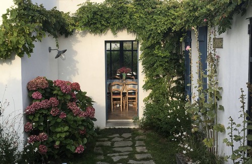 Noirmoutier-en-l'Ile House | Le Vieil, La Madeleine, 10 meters from the beach, on the dune