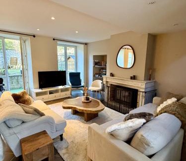 Arreau Apartment | Le Vieux Cèdre, Garden & Woodfire