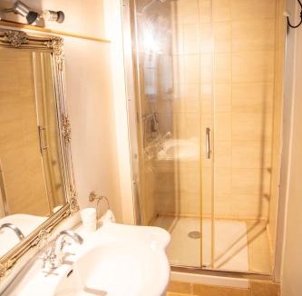 Roumoules Bed & Breakfast | Le Vieux Castel