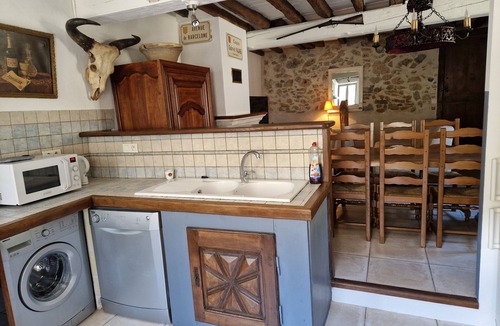 Freychenet House | Le Vieux Fusil Holiday Home with Wi-Fi