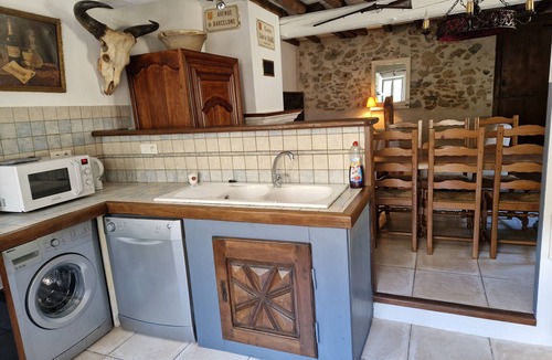 Freychenet House | Le Vieux Fusil Holiday Home with Wi-Fi