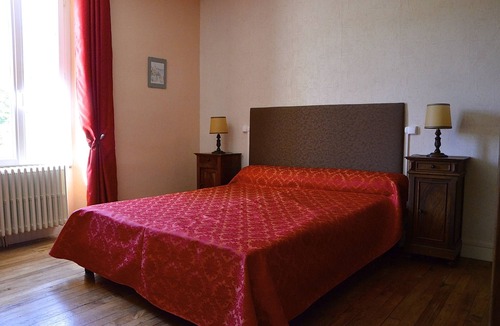 Reaux Bed & Breakfast | Le Vieux Noyer