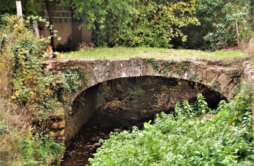 Saint-Julien Bed & Breakfast | Le vieux pont