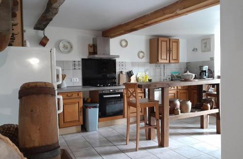 Seix House | Le vieux vieux manoir de la guardo face au Mont Valier
