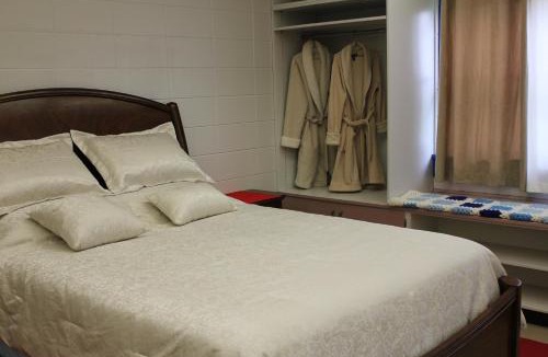 Manitou Beach Bed & Breakfast | Le Vignoble de l'École