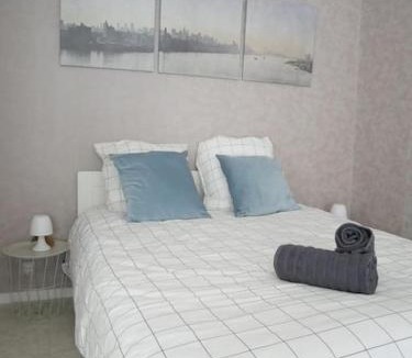 Riom Apartment | Le Virlogeux - Central & Paisible