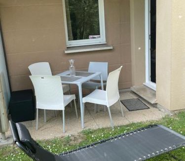 Equemauville Apartment | Le voilier. Honfleur T2 dans résidence avec piscine