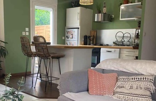 Poitiers House | Le Voltaire: a cozy and bright little house